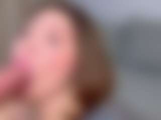 KylieLips's Live Sex Cam Show
