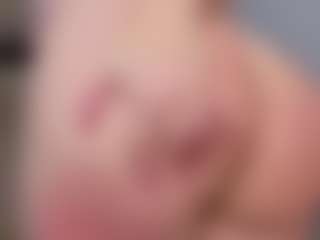 KylieLips's Live Sex Cam Show