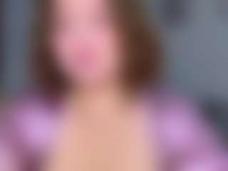 KylieLips's Live Sex Cam Show