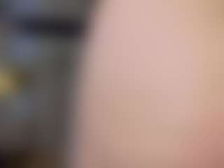 KylieLips's Live Sex Cam Show