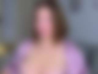 KylieLips's Live Sex Cam Show