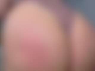 KylieLips's Live Sex Cam Show