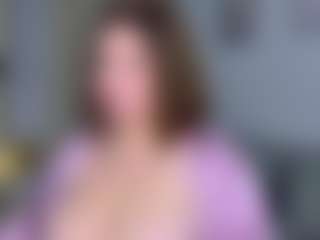 KylieLips's Live Sex Cam Show
