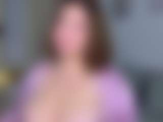 KylieLips's Live Sex Cam Show