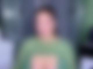 KylieLips's Live Sex Cam Show