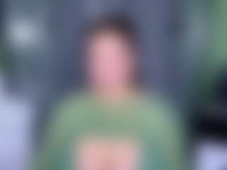KylieLips's Live Sex Cam Show