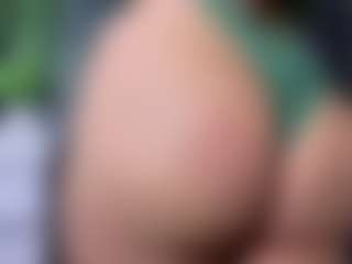 KylieLips's Live Sex Cam Show