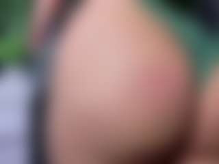 KylieLips's Live Sex Cam Show