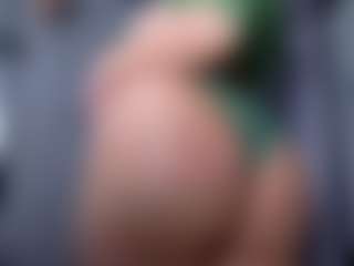 KylieLips's Live Sex Cam Show