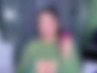 KylieLips's Live Sex Cam Show