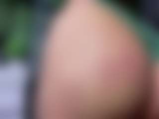 KylieLips's Live Sex Cam Show