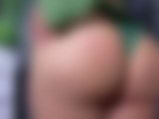 KylieLips's Live Sex Cam Show