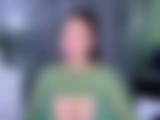KylieLips's Live Sex Cam Show