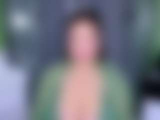 KylieLips's Live Sex Cam Show