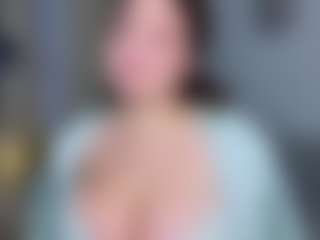 KylieLips's Live Sex Cam Show