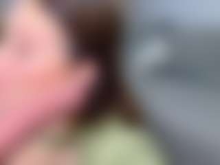 KylieLips's Live Sex Cam Show