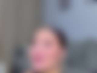 KylieLips's Live Sex Cam Show