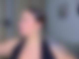 KylieLips's Live Sex Cam Show