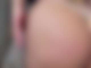 KylieLips's Live Sex Cam Show