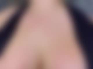 KylieLips's Live Sex Cam Show