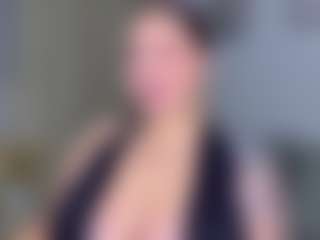 KylieLips's Live Sex Cam Show