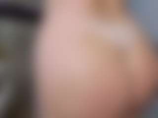 Live cam show with KylieLips - Plug on xxxlivecams.org