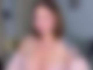 KylieLips's Live Sex Cam Show
