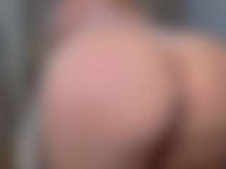 KylieLips's Live Sex Cam Show