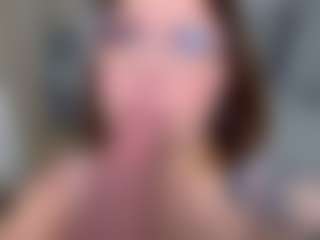 KylieLips's Live Sex Cam Show