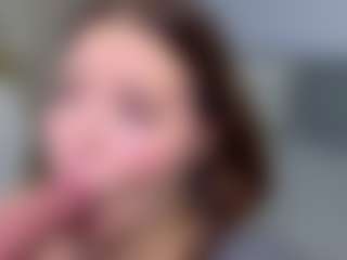 KylieLips's Live Sex Cam Show