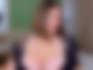 KylieLips's Live Sex Cam Show