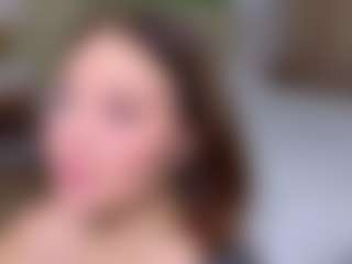 KylieLips's Live Sex Cam Show