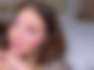 KylieLips's Live Sex Cam Show