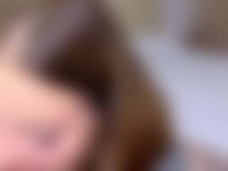 KylieLips's Live Sex Cam Show
