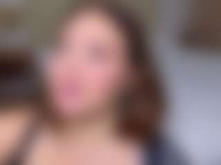 KylieLips's Live Sex Cam Show