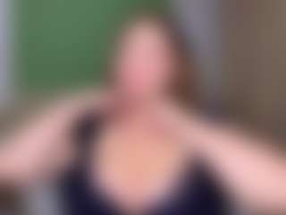 KylieLips's Live Sex Cam Show