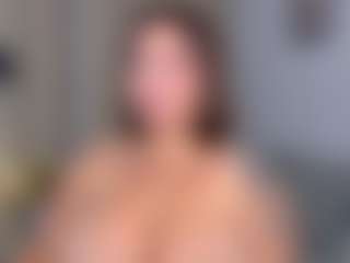 KylieLips's Live Sex Cam Show