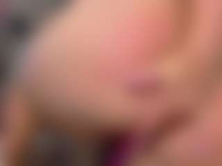 KylieLips's Live Sex Cam Show