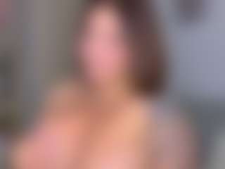 KylieLips's Live Sex Cam Show