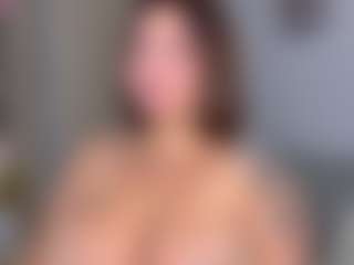 KylieLips's Live Sex Cam Show