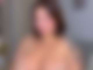 KylieLips's Live Sex Cam Show