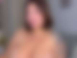 KylieLips's Live Sex Cam Show