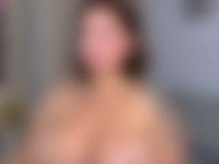 KylieLips's Live Sex Cam Show