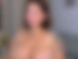 KylieLips's Live Sex Cam Show