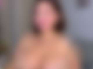 KylieLips's Live Sex Cam Show