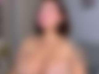 KylieLips's Live Sex Cam Show