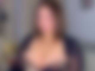 KylieLips's Live Sex Cam Show