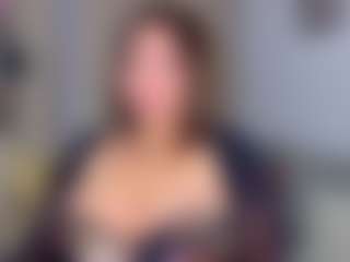 KylieLips's Live Sex Cam Show