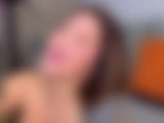 KylieLips's Live Sex Cam Show