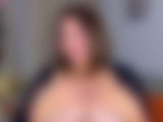 KylieLips's Live Sex Cam Show